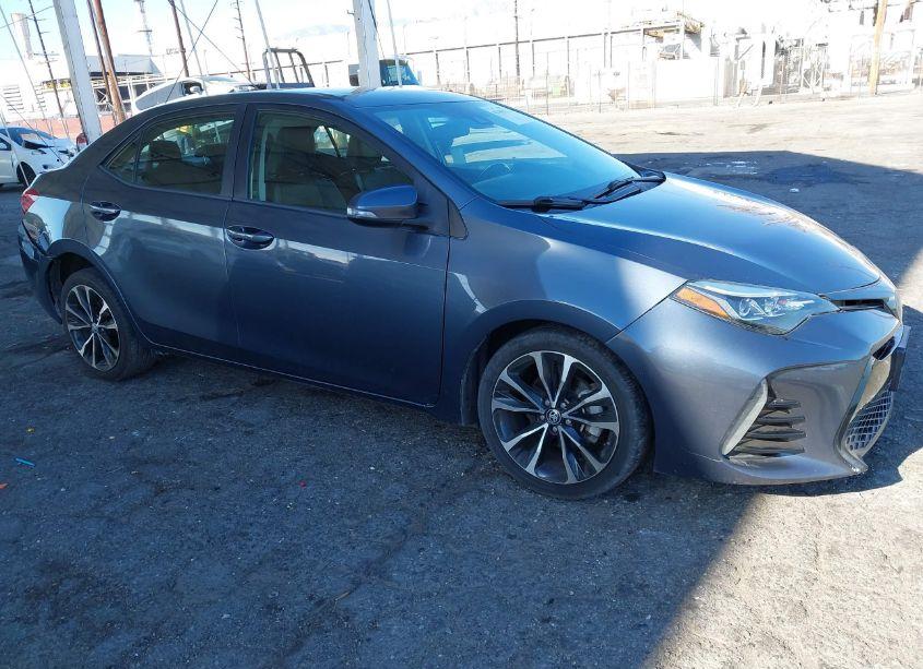2018 Toyota Corolla L/LE/XLE/SE/XSE (VIN 5YFBURHE6JP836906) main photo