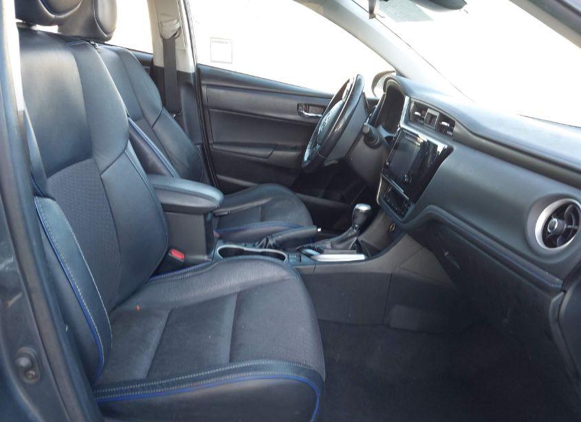 Photo 5 of 2018 Toyota Corolla L/LE/XLE/SE/XSE (VIN 5YFBURHE6JP836906)