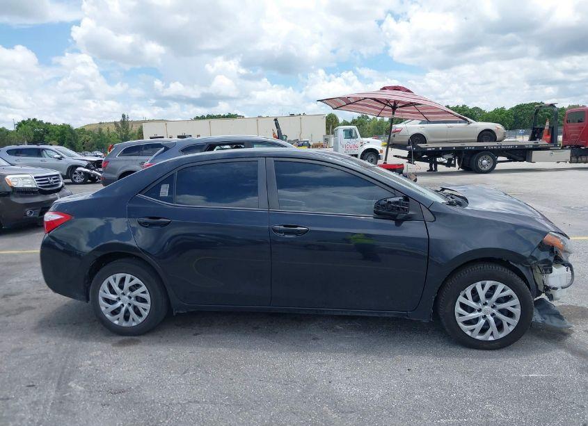 Photo 13 of 2018 Toyota Corolla LE (VIN 5YFBURHE6JP848201)