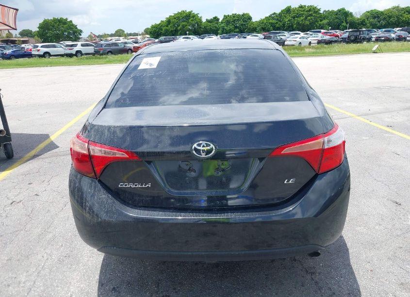 Photo 16 of 2018 Toyota Corolla LE (VIN 5YFBURHE6JP848201)