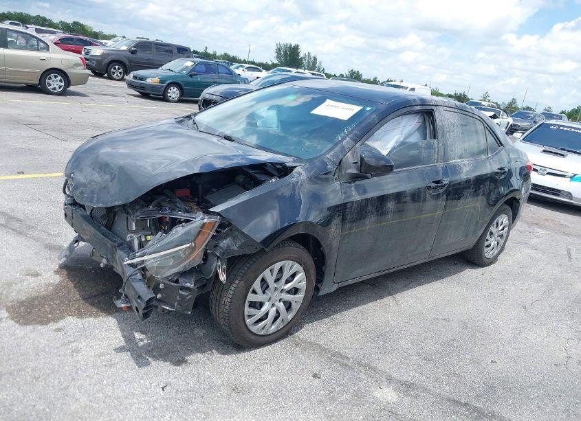 Photo 2 of 2018 Toyota Corolla LE (VIN 5YFBURHE6JP848201)