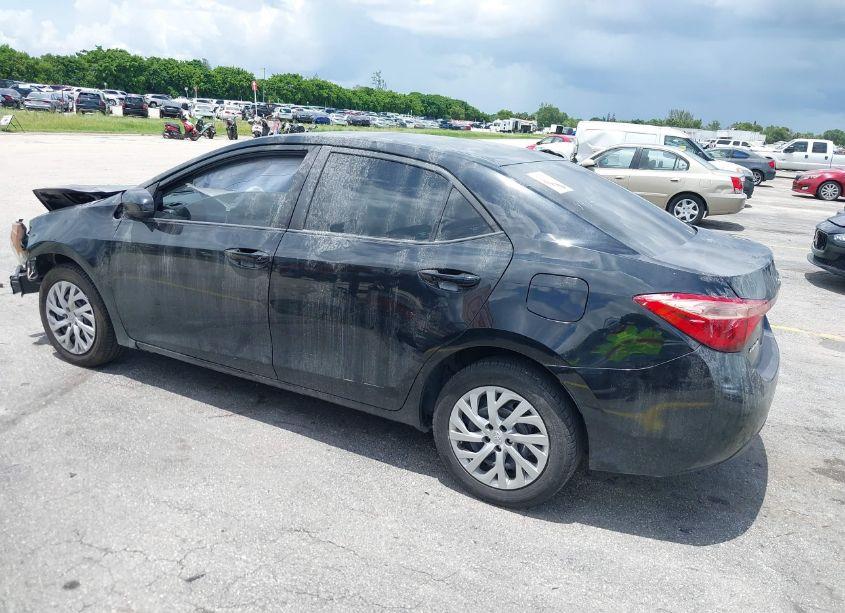 Photo 3 of 2018 Toyota Corolla LE (VIN 5YFBURHE6JP848201)