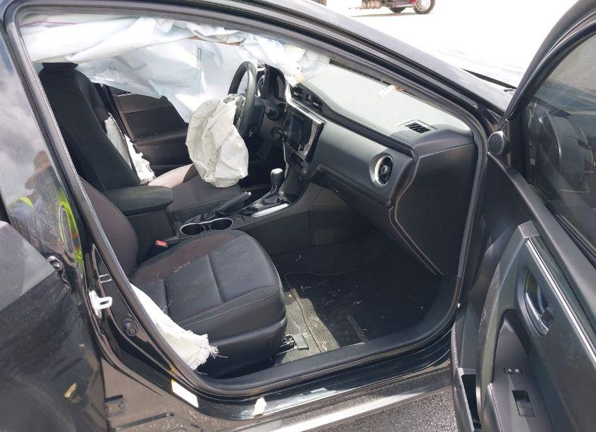 Photo 5 of 2018 Toyota Corolla LE (VIN 5YFBURHE6JP848201)