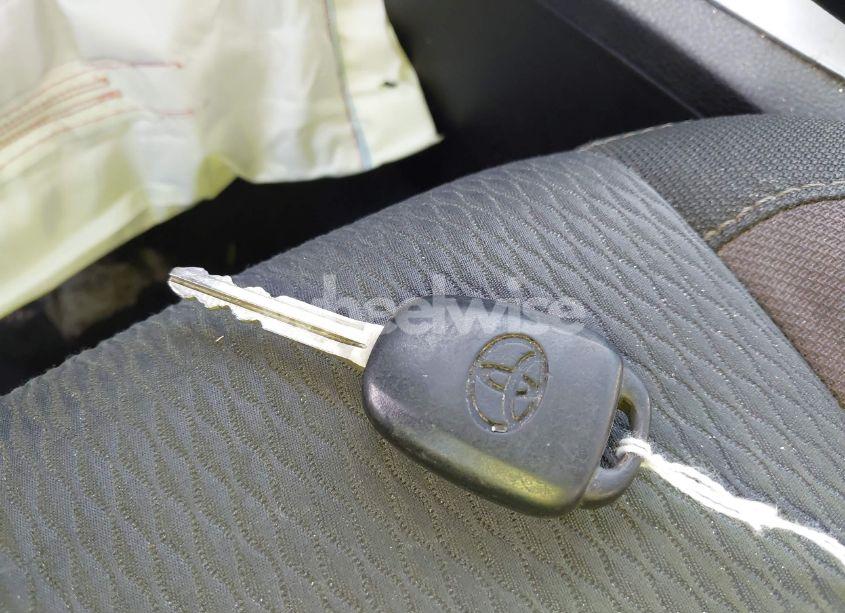 Photo 11 of 2018 Toyota Corolla LE (VIN 5YFBURHE6JP849560)