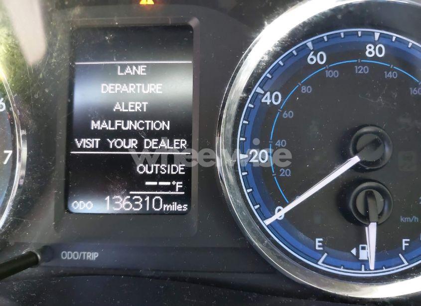 Photo 15 of 2018 Toyota Corolla LE (VIN 5YFBURHE6JP849560)