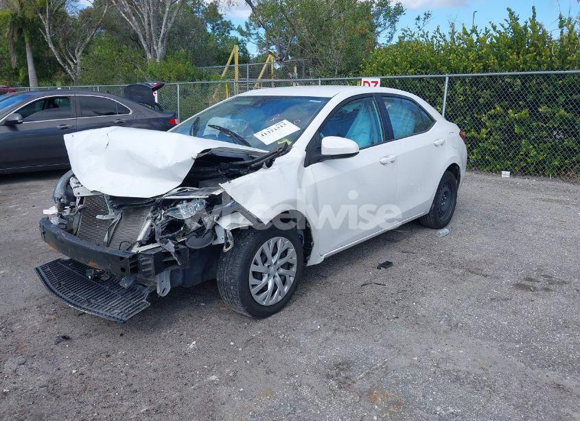 Photo 2 of 2018 Toyota Corolla LE (VIN 5YFBURHE6JP849560)