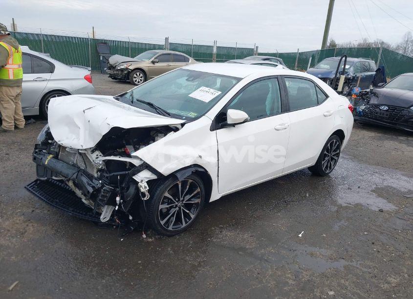 Photo 2 of 2019 Toyota Corolla SE (VIN 5YFBURHE6KP859751)
