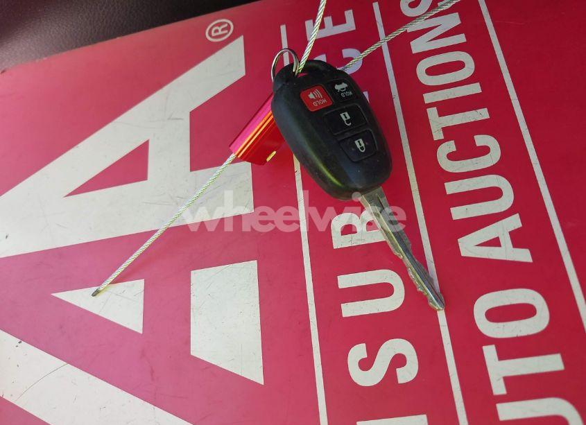 Photo 11 of 2019 Toyota Corolla LE (VIN 5YFBURHE6KP866862)