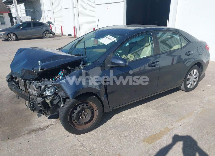 Photo 2 of 2019 Toyota Corolla LE (VIN 5YFBURHE6KP866862)