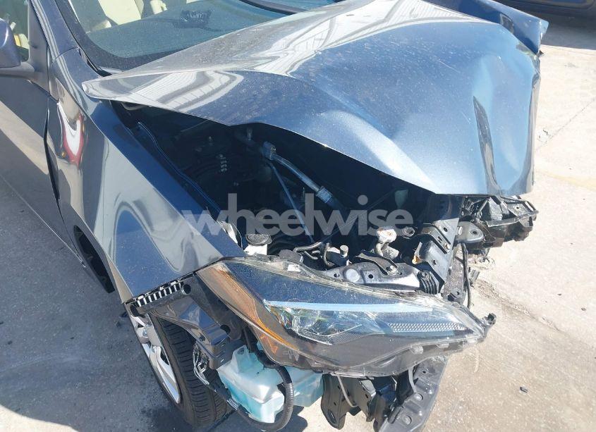 Photo 6 of 2019 Toyota Corolla LE (VIN 5YFBURHE6KP866862)