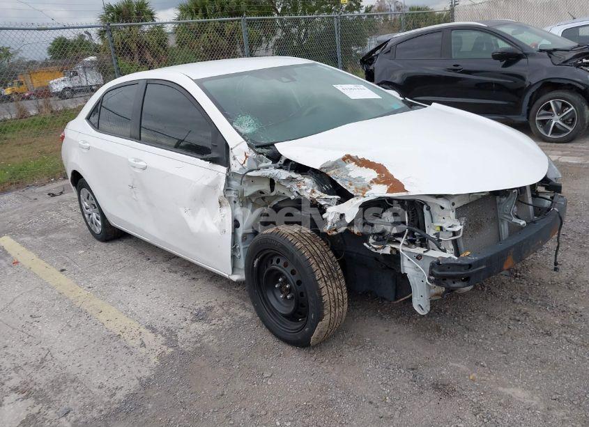 2019 Toyota Corolla LE (VIN 5YFBURHE6KP868627) main photo