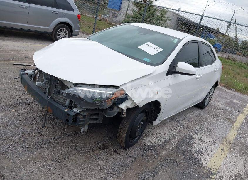 Photo 2 of 2019 Toyota Corolla LE (VIN 5YFBURHE6KP868627)