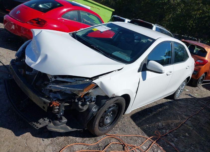 Photo 2 of 2019 Toyota Corolla LE (VIN 5YFBURHE6KP871690)