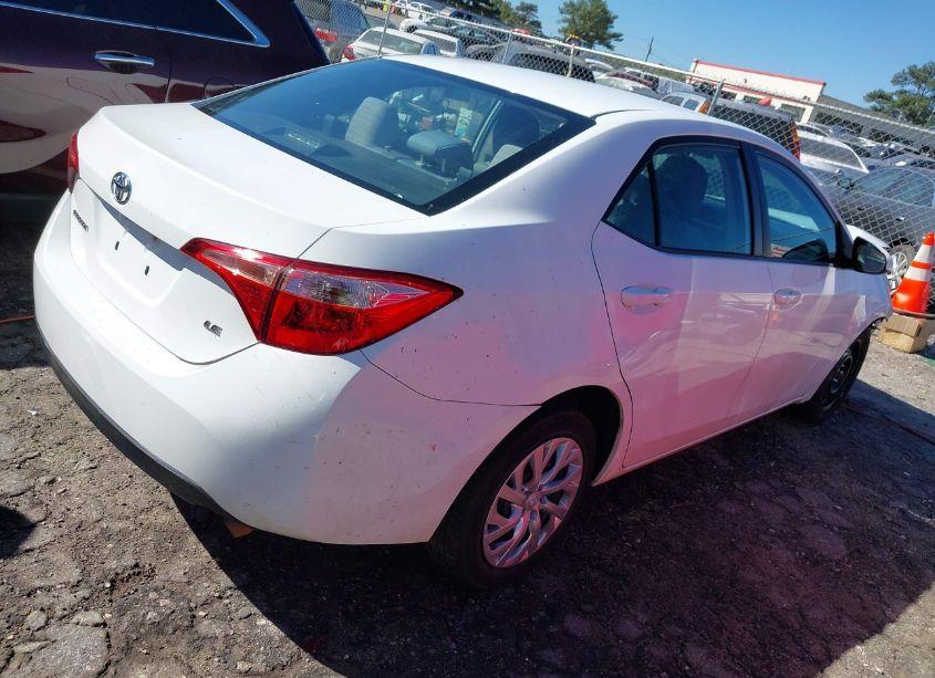 Photo 4 of 2019 Toyota Corolla LE (VIN 5YFBURHE6KP871690)