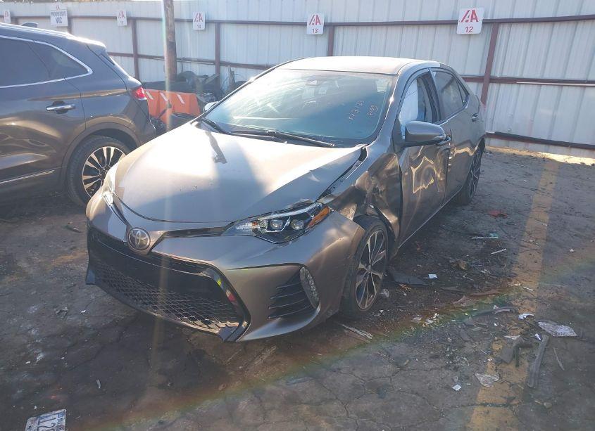 Photo 2 of 2019 Toyota Corolla SE (VIN 5YFBURHE6KP873133)