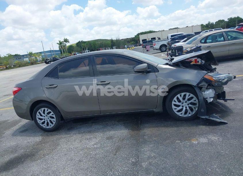 Photo 13 of 2019 Toyota Corolla LE (VIN 5YFBURHE6KP876601)