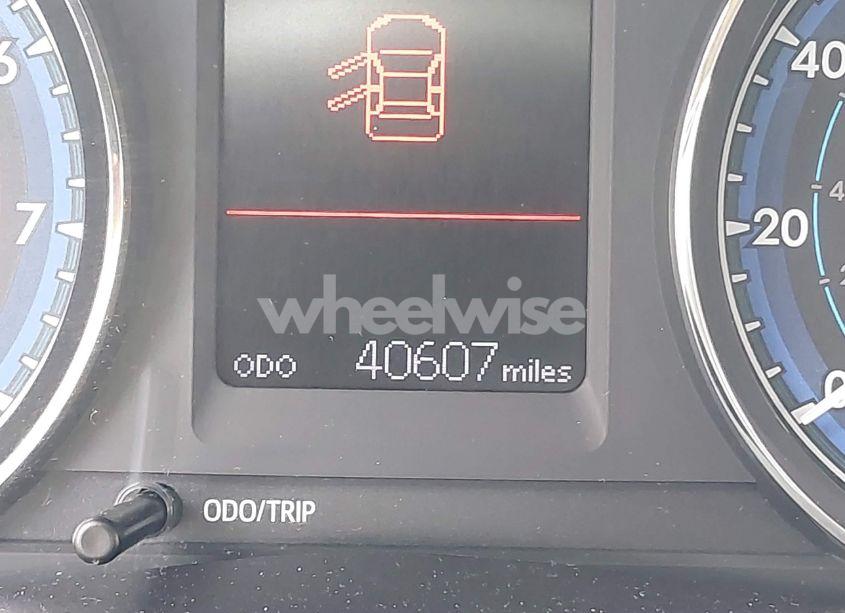 Photo 15 of 2019 Toyota Corolla LE (VIN 5YFBURHE6KP876601)