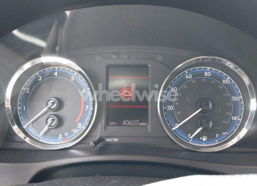 Photo 7 of 2019 Toyota Corolla LE (VIN 5YFBURHE6KP876601)