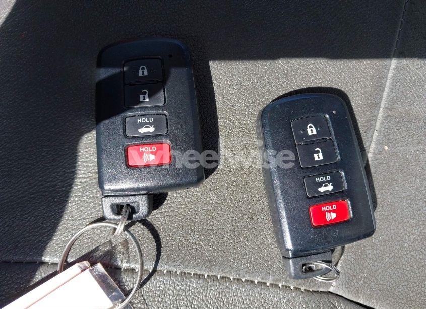 Photo 11 of 2019 Toyota Corolla L/LE/XLE/SE/XSE (VIN 5YFBURHE6KP885766)