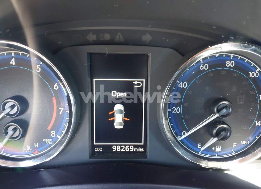 Photo 15 of 2019 Toyota Corolla SE (VIN 5YFBURHE6KP889249)