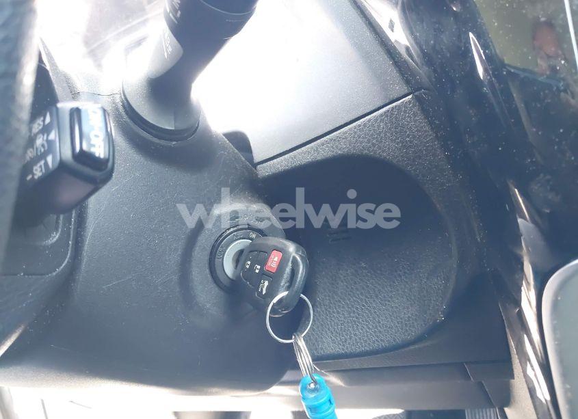 Photo 11 of 2019 Toyota Corolla LE (VIN 5YFBURHE6KP894922)