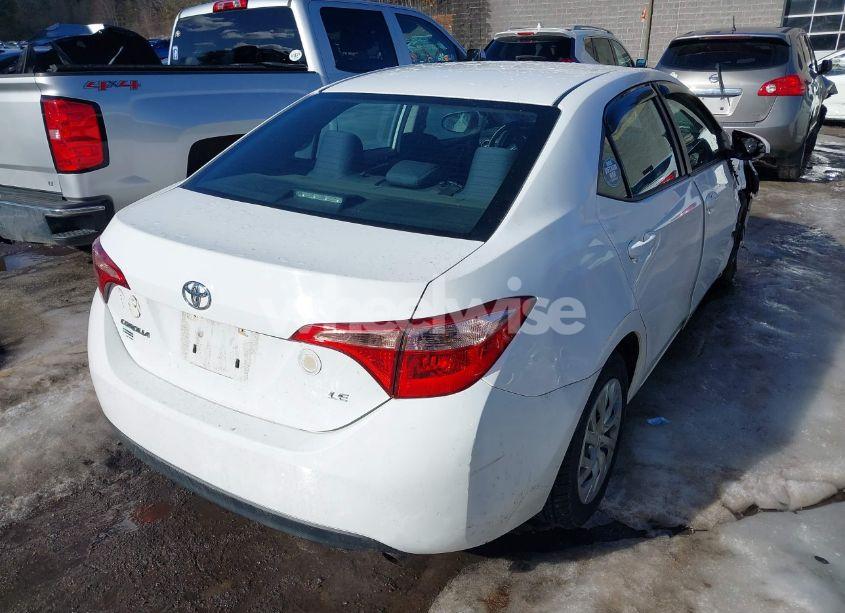 Photo 4 of 2019 Toyota Corolla LE (VIN 5YFBURHE6KP894922)