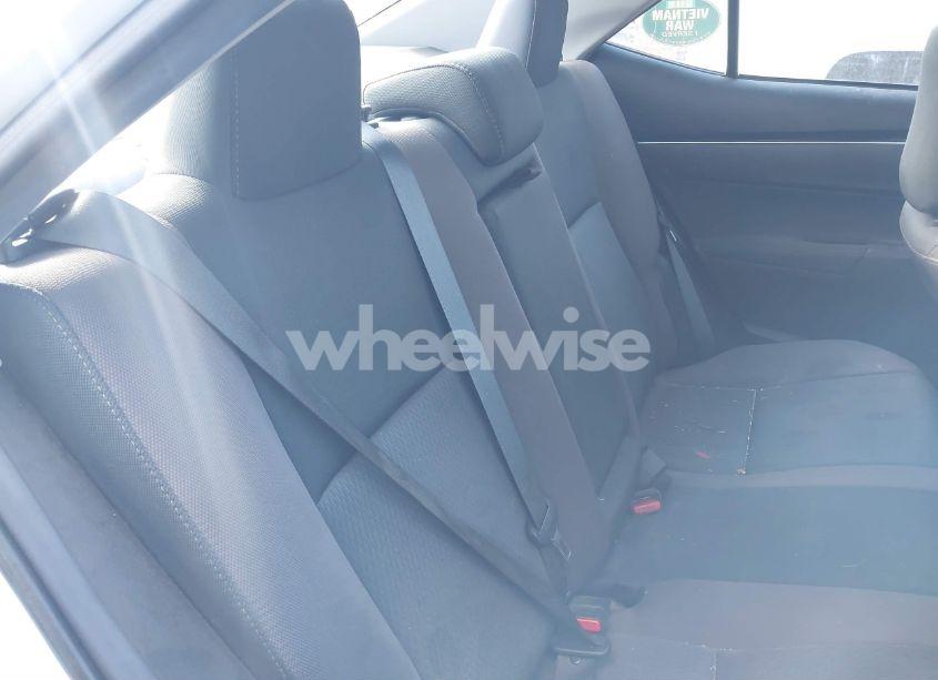 Photo 8 of 2019 Toyota Corolla LE (VIN 5YFBURHE6KP894922)