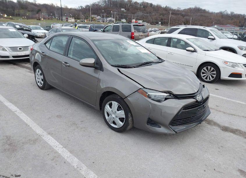 2019 Toyota Corolla LE (VIN 5YFBURHE6KP900153) main photo