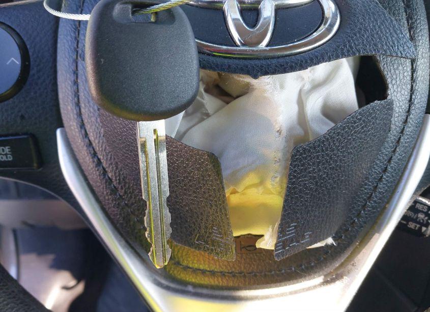 Photo 11 of 2019 Toyota Corolla LE (VIN 5YFBURHE6KP900153)