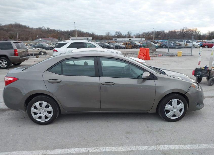 Photo 13 of 2019 Toyota Corolla LE (VIN 5YFBURHE6KP900153)