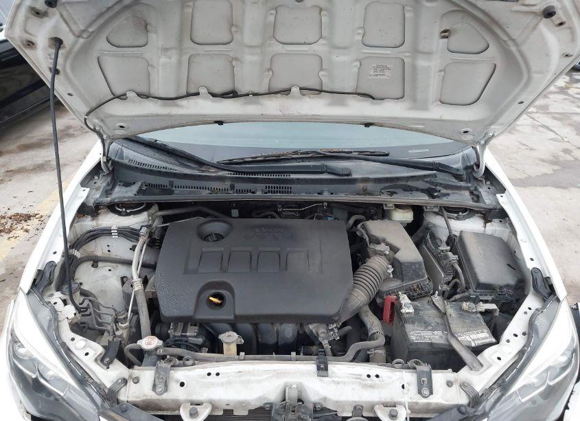 Photo 10 of 2019 Toyota Corolla SE (VIN 5YFBURHE6KP900881)