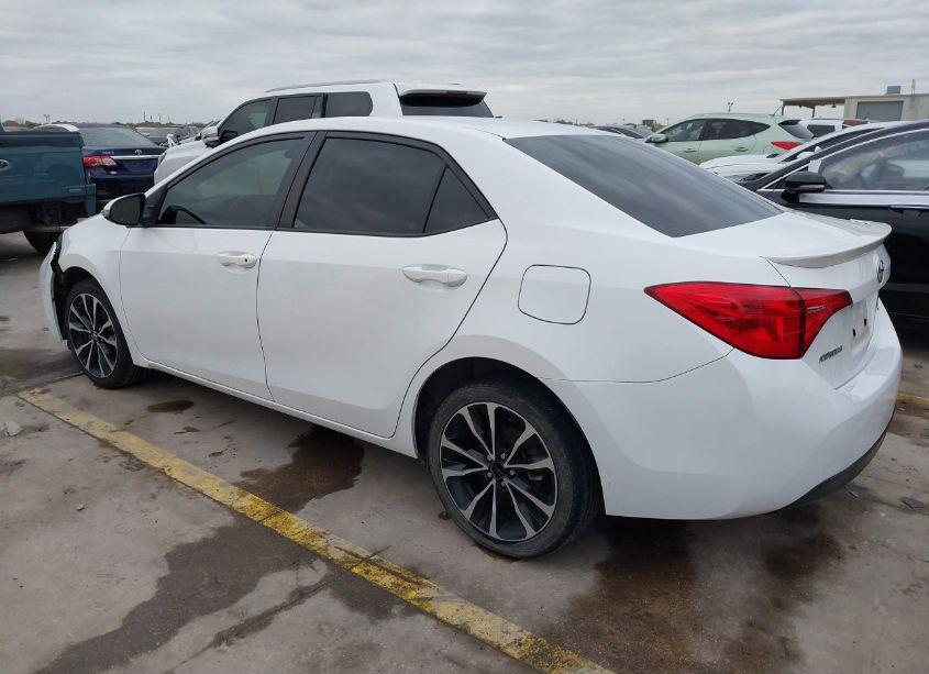 Photo 3 of 2019 Toyota Corolla SE (VIN 5YFBURHE6KP900881)