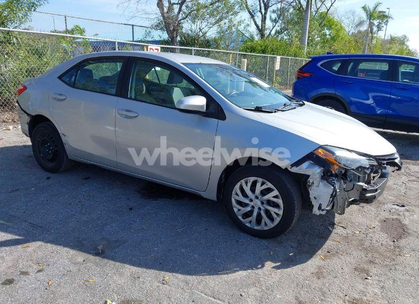 2019 Toyota Corolla L/LE/SE/XLE/XSE (VIN 5YFBURHE6KP910052) main photo