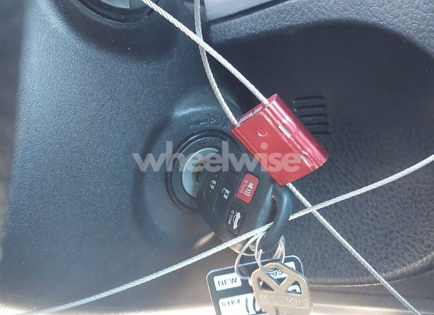 Photo 11 of 2019 Toyota Corolla LE (VIN 5YFBURHE6KP911752)