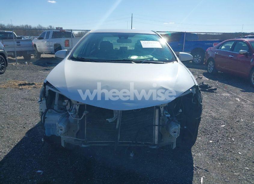 Photo 12 of 2019 Toyota Corolla LE (VIN 5YFBURHE6KP911752)