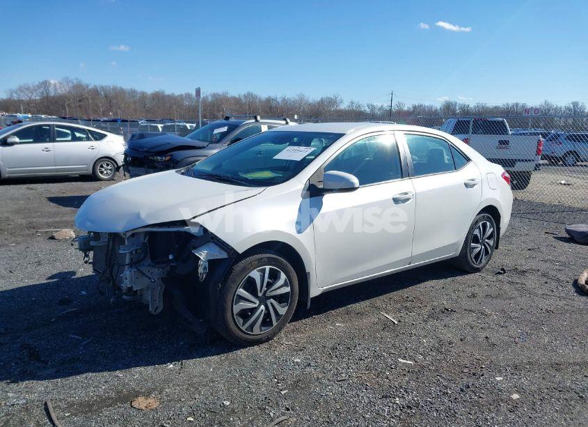 Photo 2 of 2019 Toyota Corolla LE (VIN 5YFBURHE6KP911752)