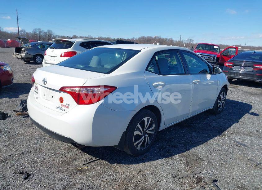 Photo 4 of 2019 Toyota Corolla LE (VIN 5YFBURHE6KP911752)