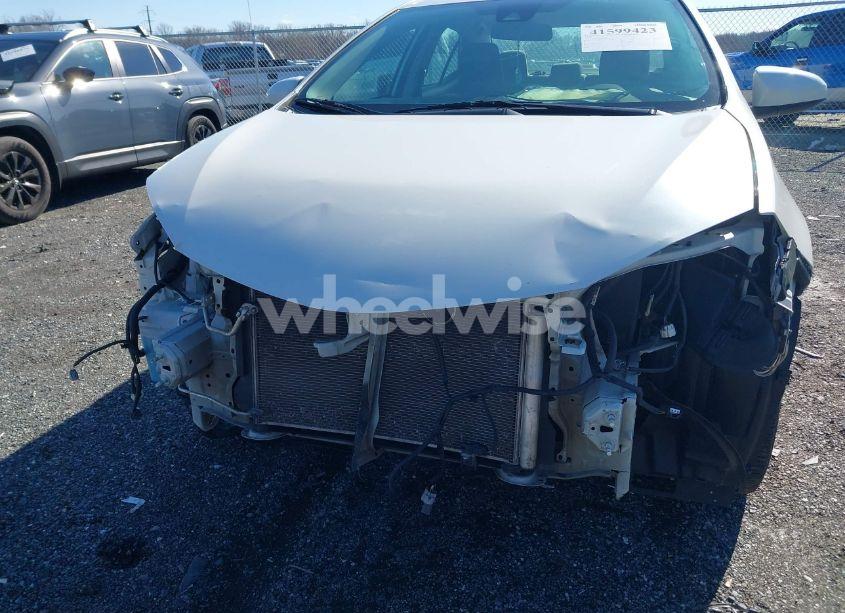 Photo 6 of 2019 Toyota Corolla LE (VIN 5YFBURHE6KP911752)