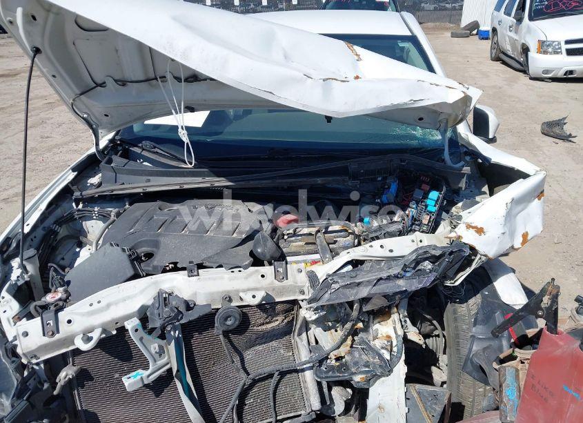 Photo 10 of 2019 Toyota Corolla LE (VIN 5YFBURHE6KP919575)