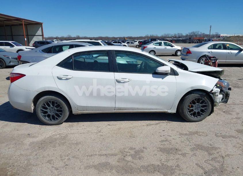 Photo 14 of 2019 Toyota Corolla LE (VIN 5YFBURHE6KP919575)