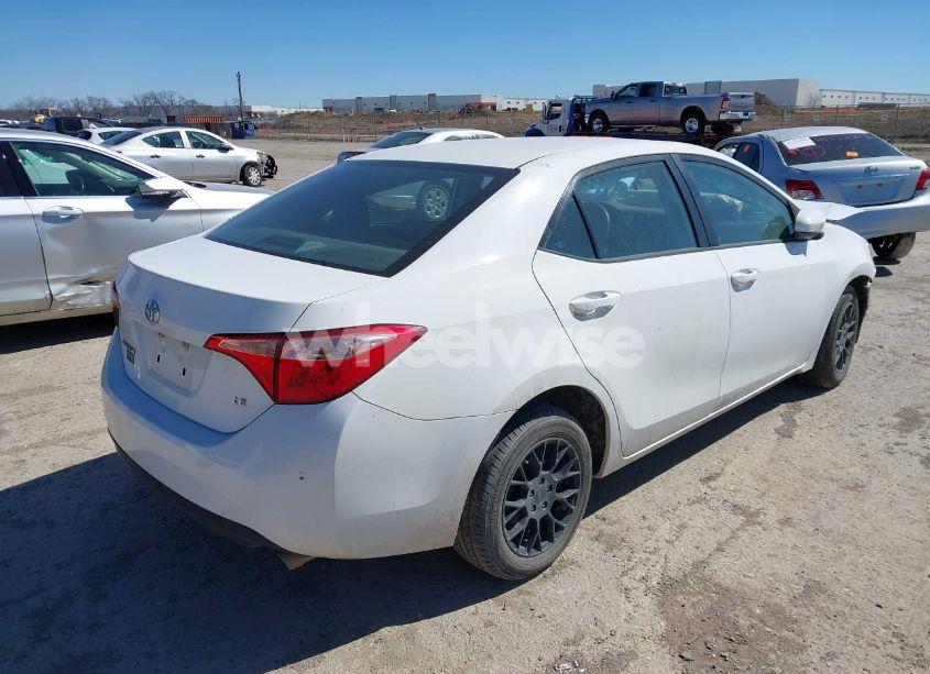 Photo 4 of 2019 Toyota Corolla LE (VIN 5YFBURHE6KP919575)