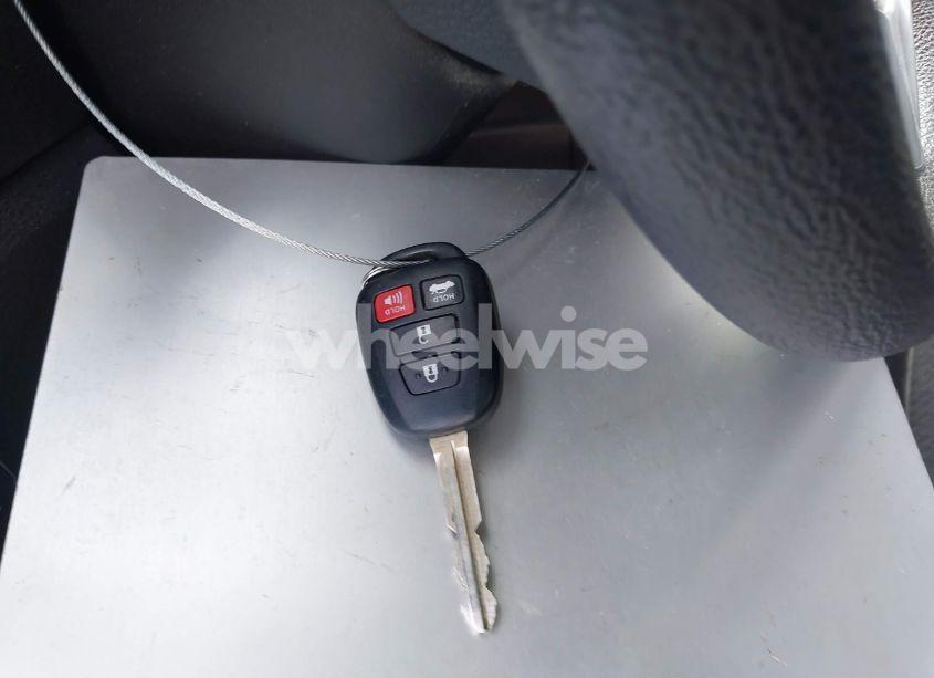 Photo 11 of 2019 Toyota Corolla LE (VIN 5YFBURHE6KP925361)