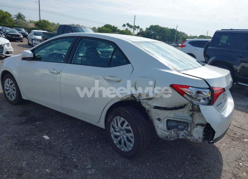 Photo 6 of 2019 Toyota Corolla LE (VIN 5YFBURHE6KP925361)