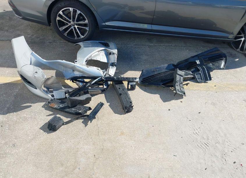 Photo 11 of 2019 Toyota Corolla LE (VIN 5YFBURHE6KP926090)