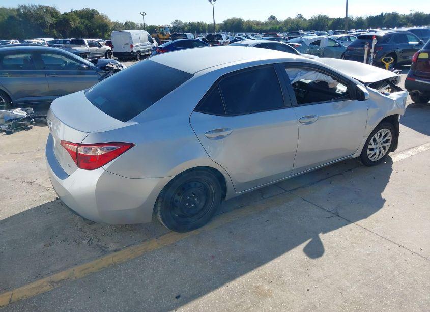 Photo 4 of 2019 Toyota Corolla LE (VIN 5YFBURHE6KP926090)