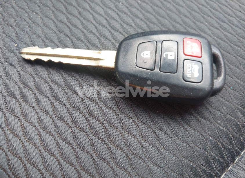 Photo 11 of 2019 Toyota Corolla LE (VIN 5YFBURHE6KP935436)