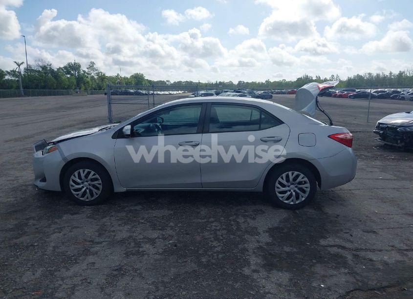 Photo 14 of 2019 Toyota Corolla LE (VIN 5YFBURHE6KP935436)