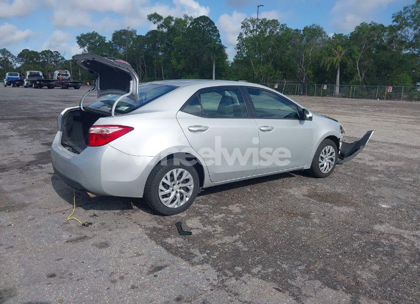 Photo 4 of 2019 Toyota Corolla LE (VIN 5YFBURHE6KP935436)