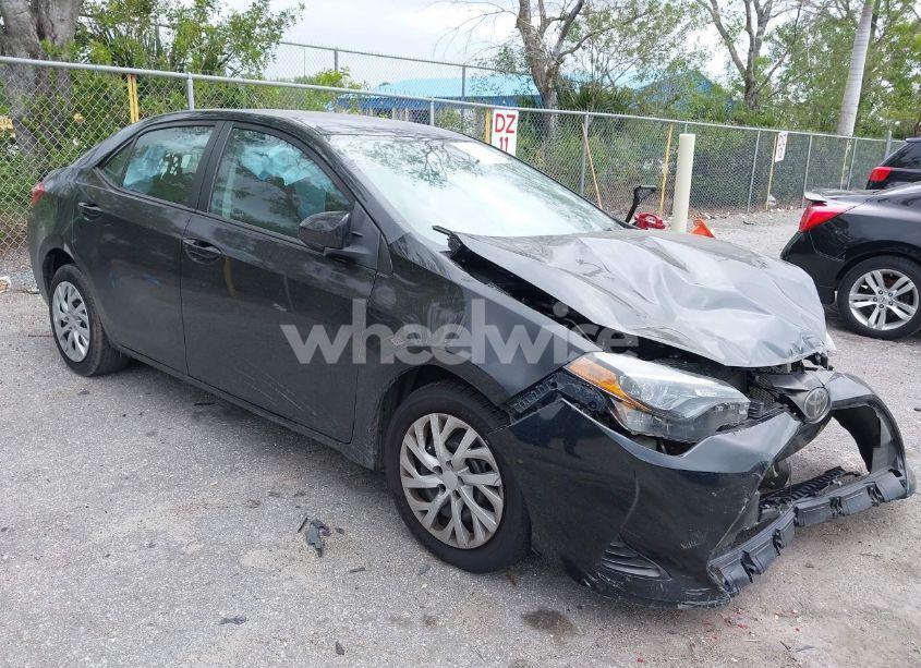 2019 Toyota Corolla LE (VIN 5YFBURHE6KP936019) main photo