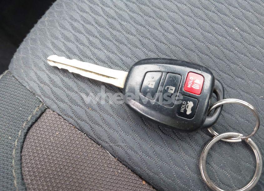 Photo 11 of 2019 Toyota Corolla LE (VIN 5YFBURHE6KP936019)